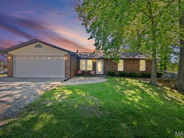 1048 Bermuda Dr, Edwardsville, IL 62025