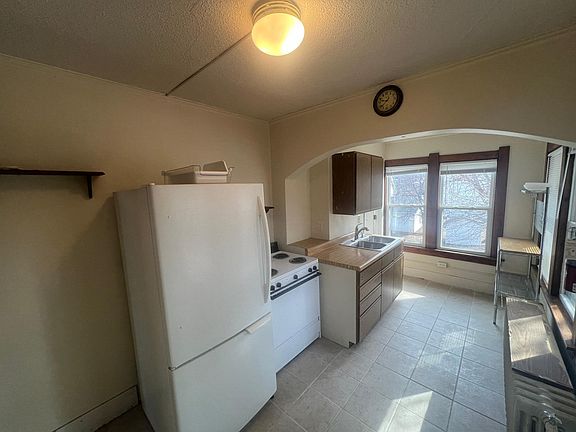 4th image of 812 1st St NW APT 2