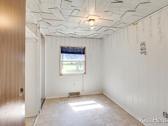 4th image of 14680 Wabasis Ave NE
