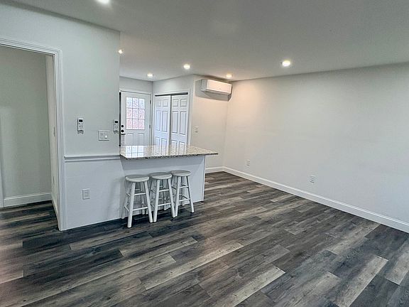 5th image of 13 Hiramar Rd