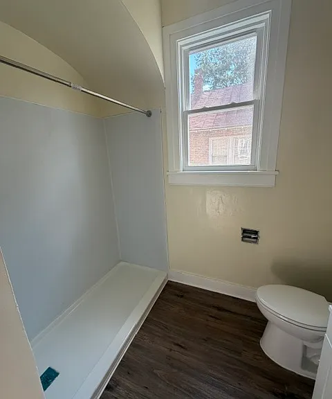 121 Richmond Ave — Photo 11
