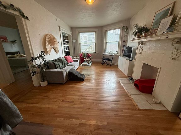 2nd image of 200 Gross St APT 1R