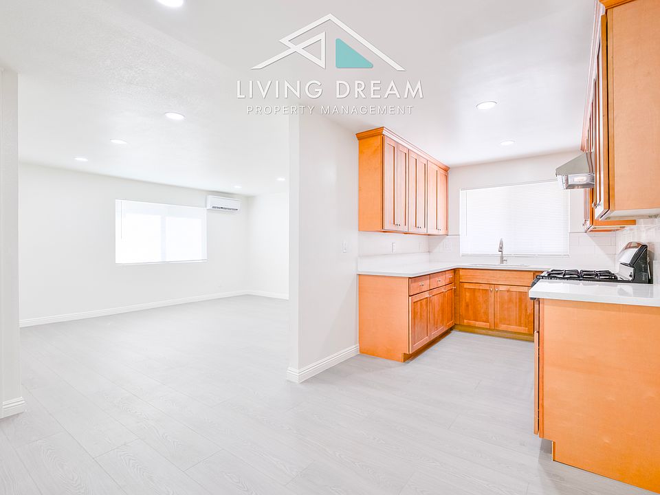Living Room & Kitchen