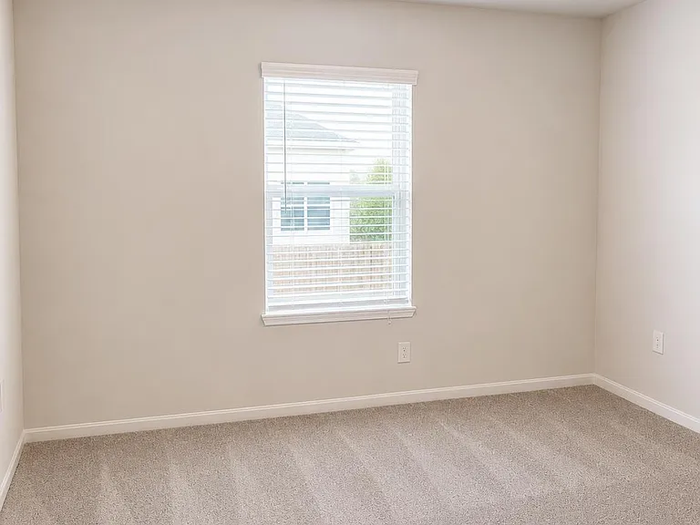 180 Olympic Park Dr — Photo 9