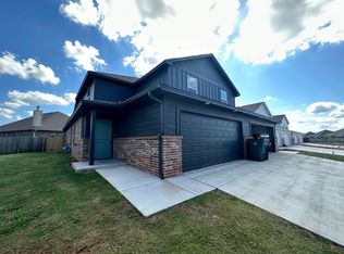 10813 NW 119th Pl, Yukon, OK 73099
