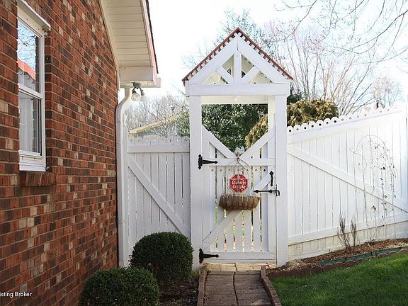 3rd image of 9026 Wanlou Dr