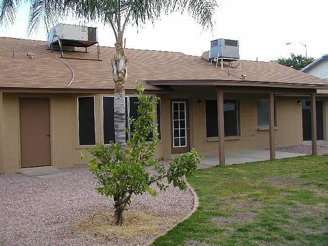 Great covered patio in back yard