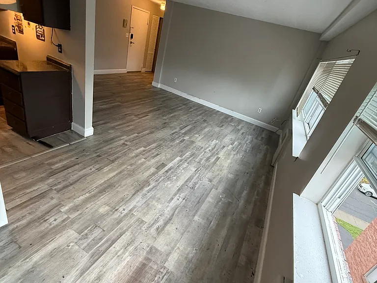 50 Gillett St #D1 — Photo 2