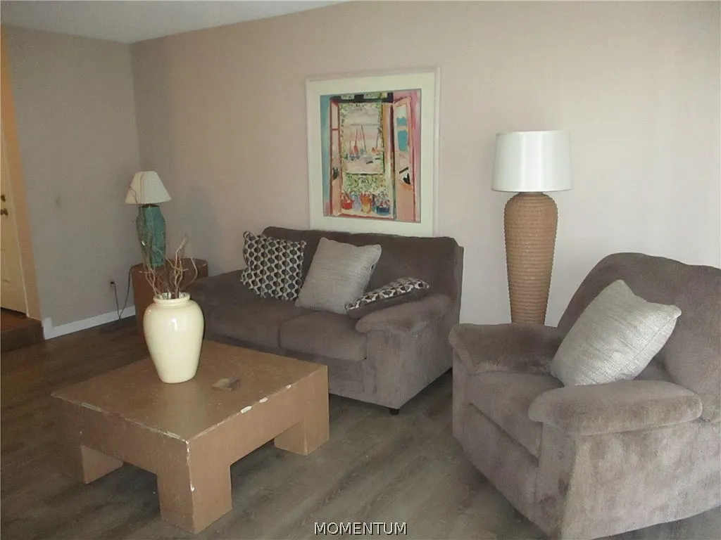2 bed, 2.0 bath, 1261 sqft, $1,500 — Photo 2
