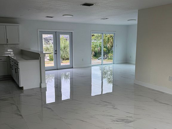 2nd image of 18018 Avonsdale Cir