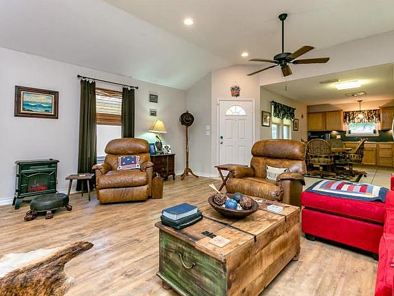 4th image of 312 Sorrento St
