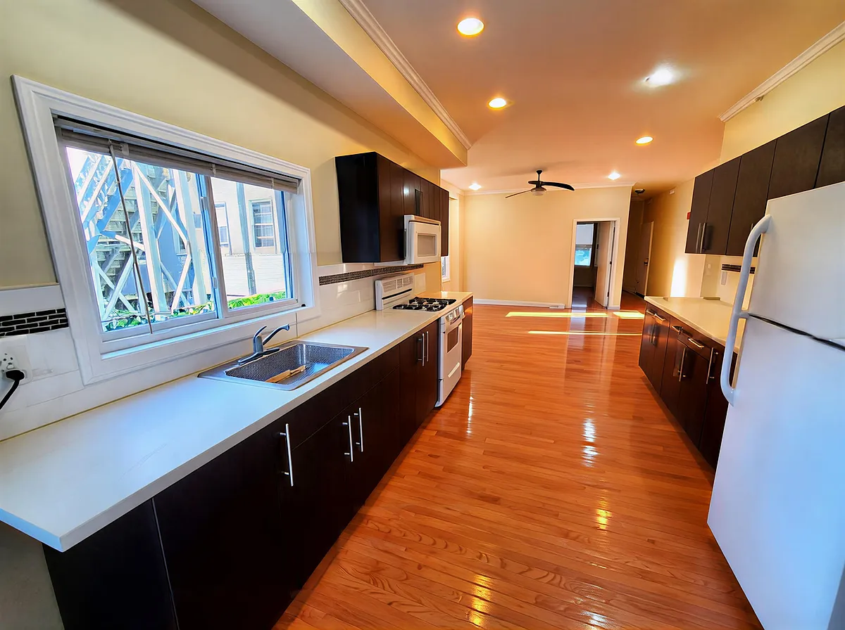 Building Photo - 62 Dehon St #1
