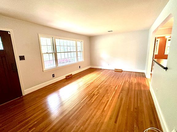 2nd image of 4838 Amity Pl