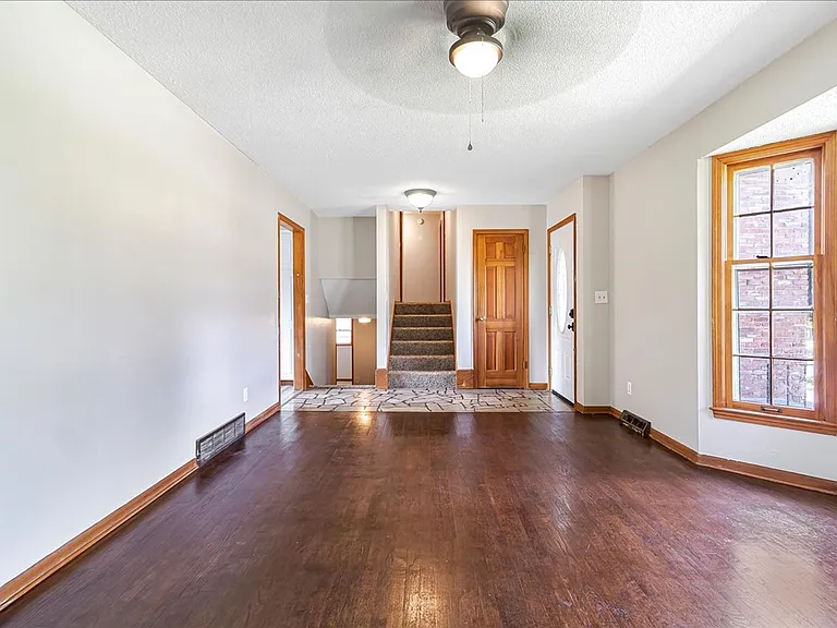 318 Goodrich Dr — Photo 8
