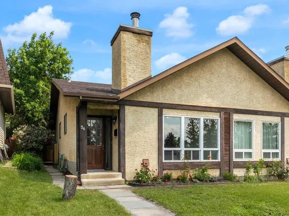 26 SW Edgewood Dr NW, Calgary, AB T3A 2T4