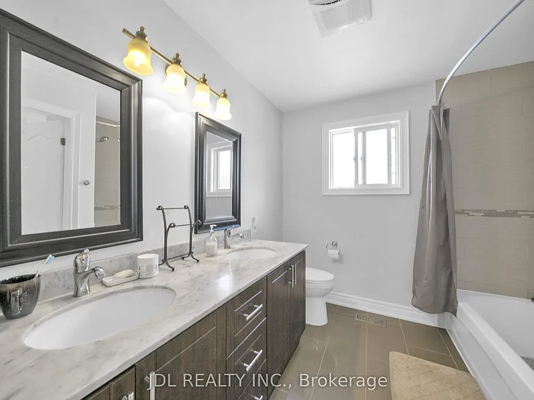 53 Southdale Dr — Photo 16