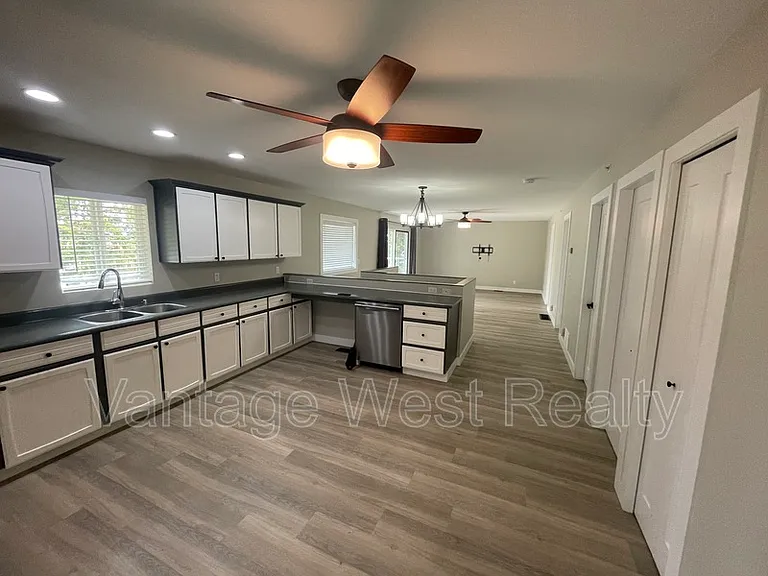 3906 Dryden Rd — Photo 16