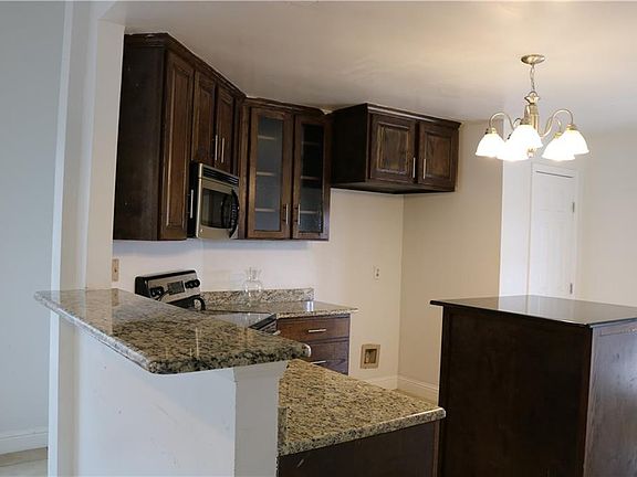 4th image of 10563 Woodleaf Dr
