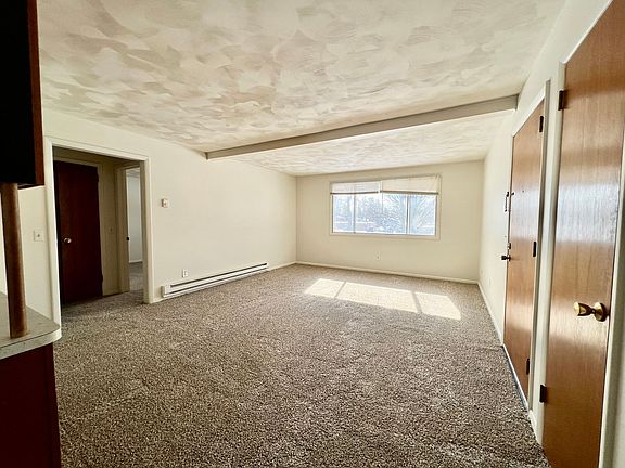 4th image of 405-409 E Woodlawn Ave #405-3