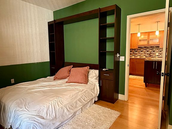 4th image of 701 Mirror Lake Dr N APT 218