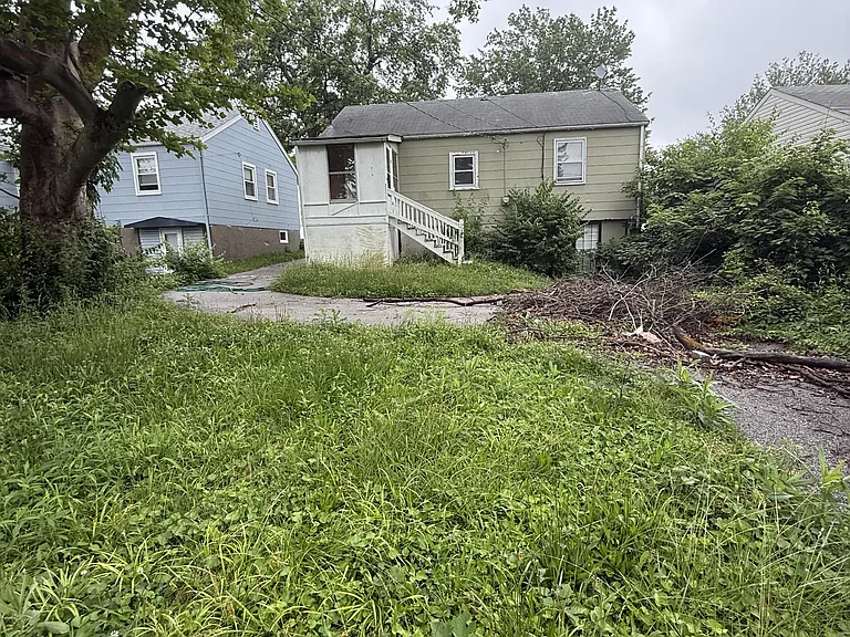 7426 Calvin Ave — Photo 9