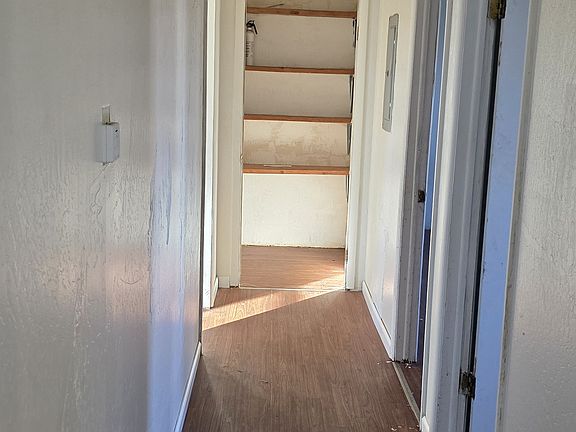 4th image of 520 E Fremont Ave #C
