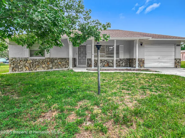 523 California St, Beverly Hills, FL 34465