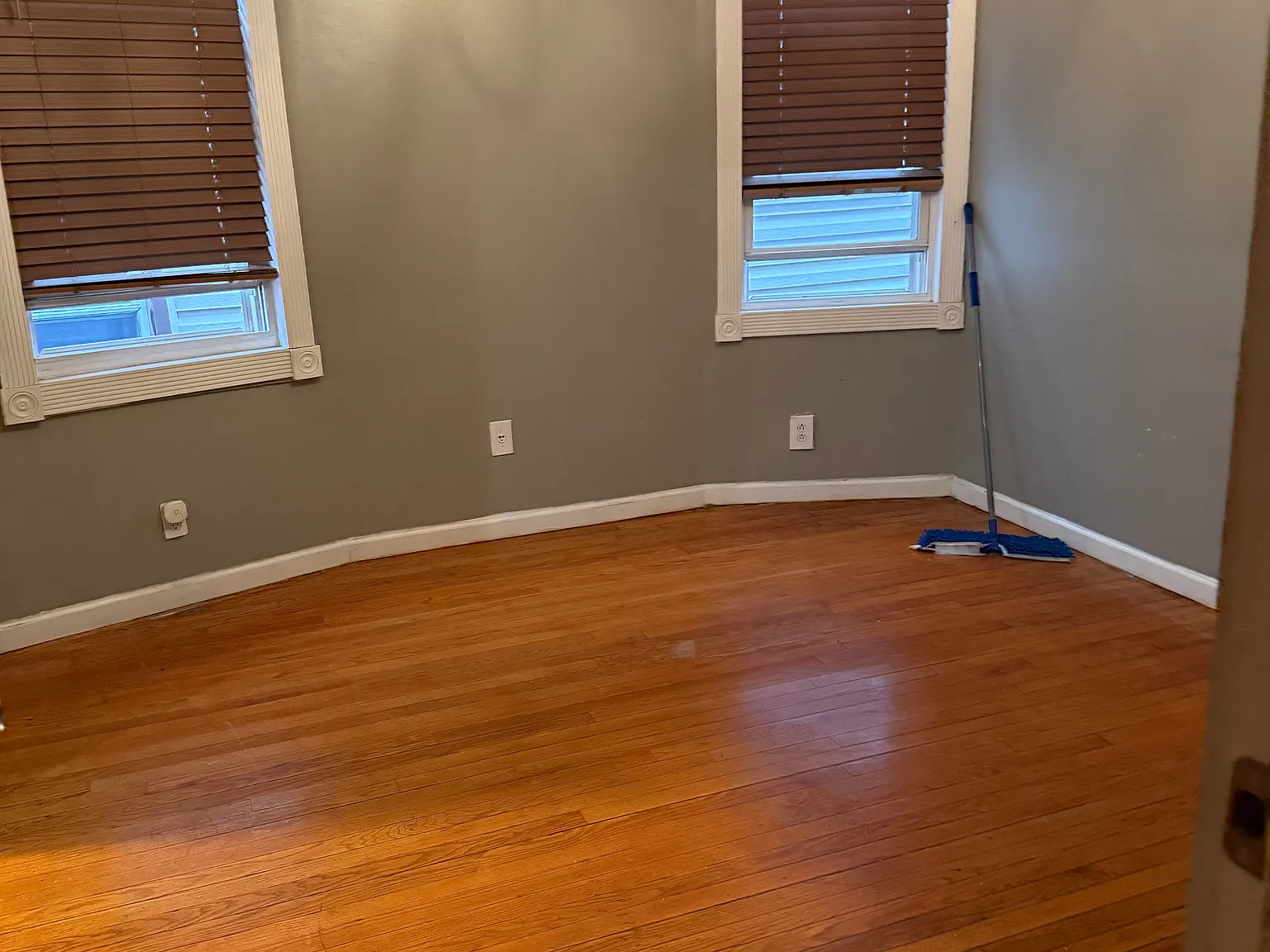 3 bed, 700 sqft, $2,500 — Photo 3