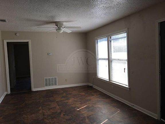 3rd image of 813 Estelle Ave #813