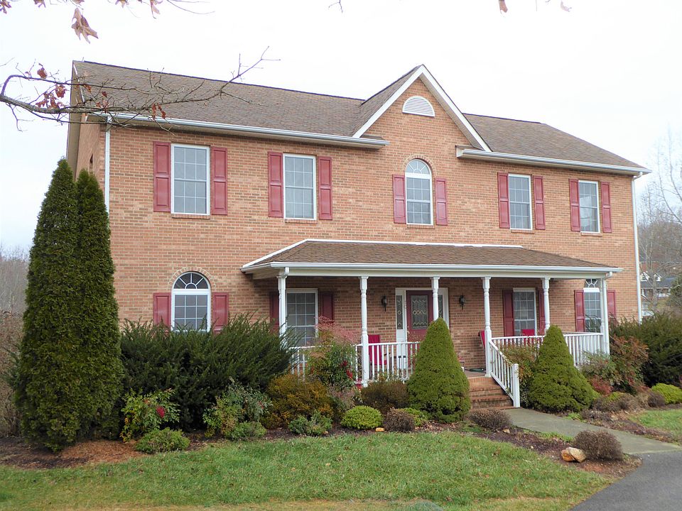 1st image of 70 Holly Knoll Dr
