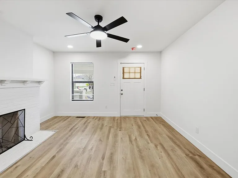 1036 N Parker Ave — Photo 6