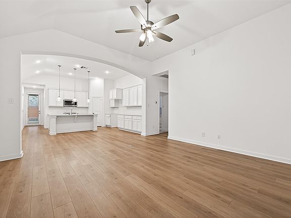 5th image of 213 Trapper Creek Dr