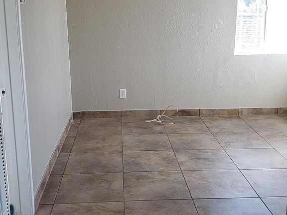 4th image of 1266-1 S Brannick Ave