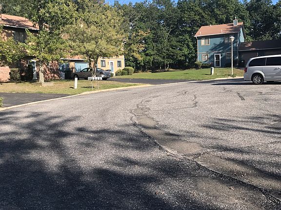 Exterior Neighborhood (street photo)