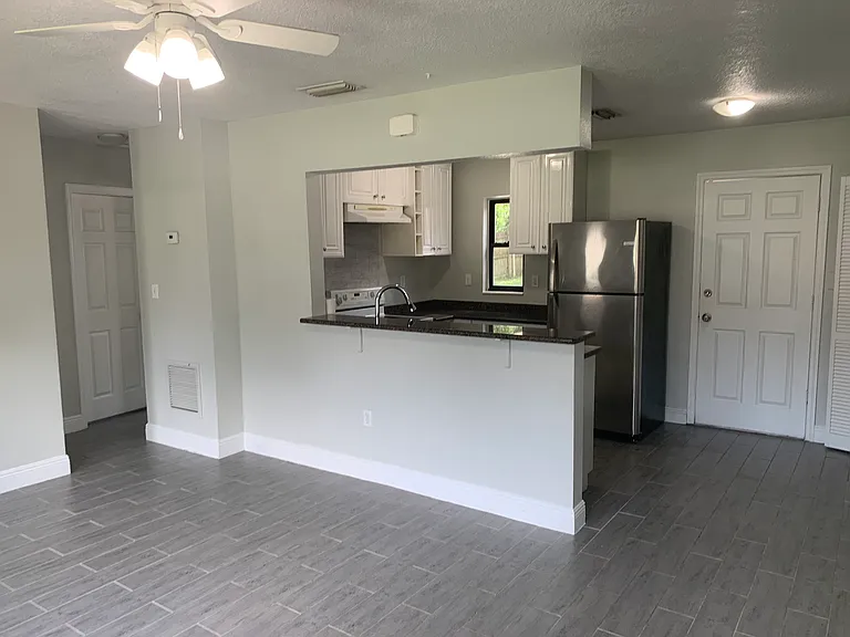 709 Sunset Dr — Photo 15