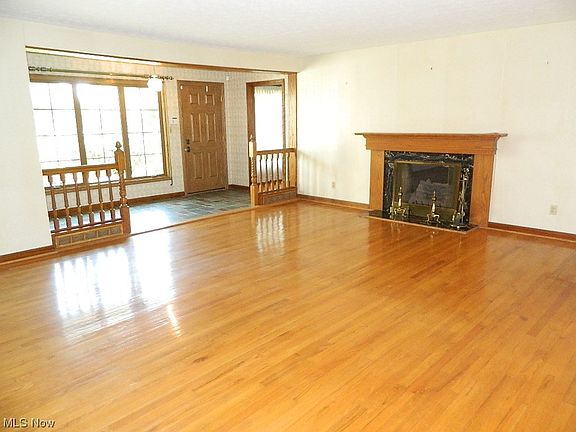 4th image of 27999 Gates Mills Blvd