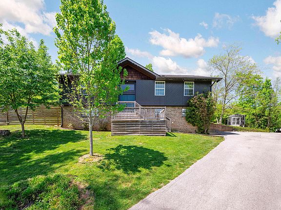 2nd image of 2405 Hickory Ridge Dr