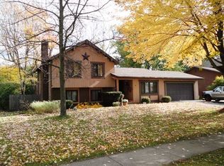 9 Woodshire Ln, Rochester, NY 14606