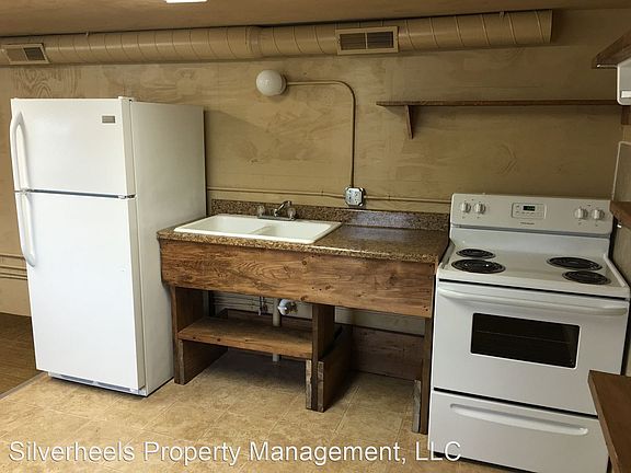 3rd image of 833 2nd St #4046487