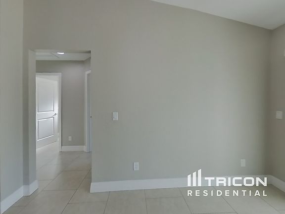 3rd image of 2871 Crane Ave