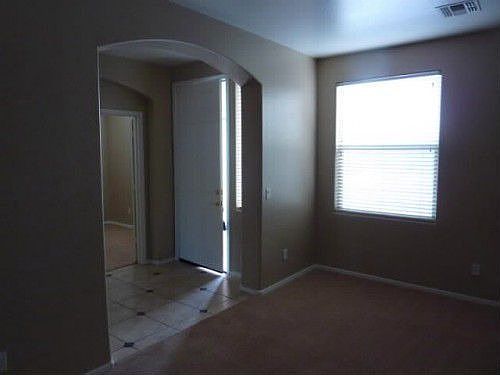 3rd image of 15404 W Jefferson St