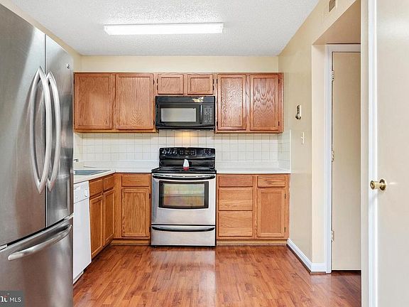 5th image of 609 Knollwood Ct
