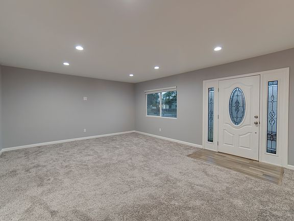 2nd image of 4618 S Grove Pl