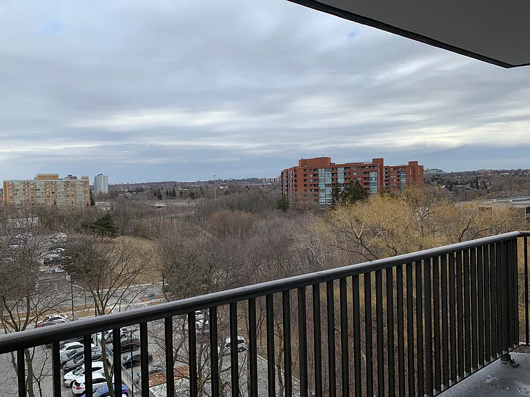 450 Winona Dr — Photo 17