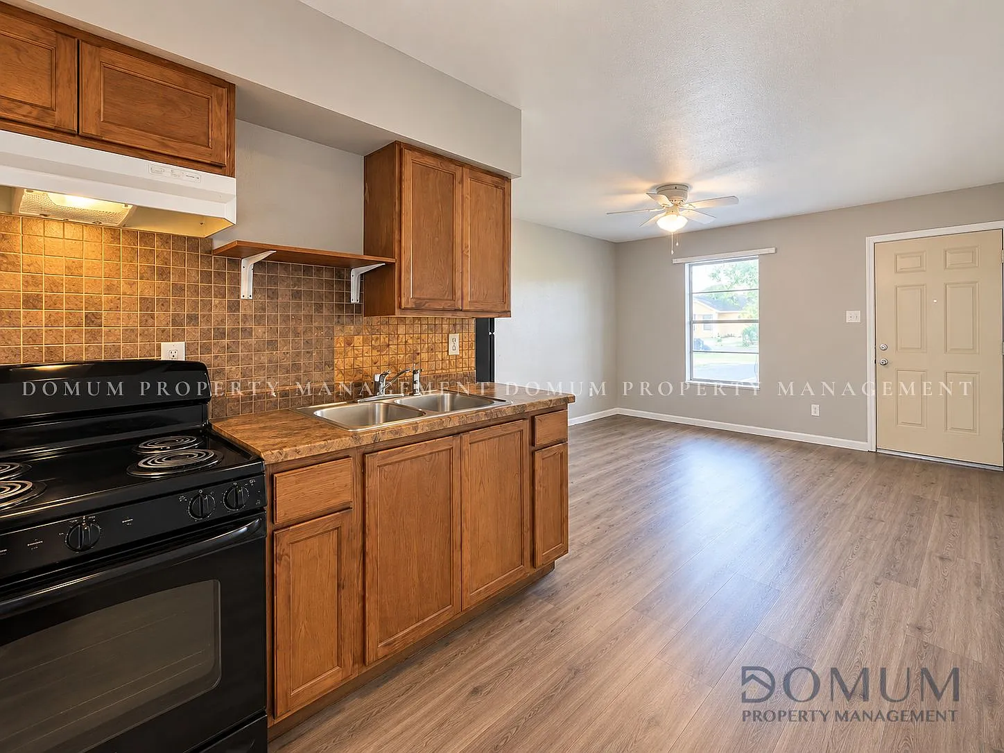 102 South Holland Avenue - 9 - H — Photo 2