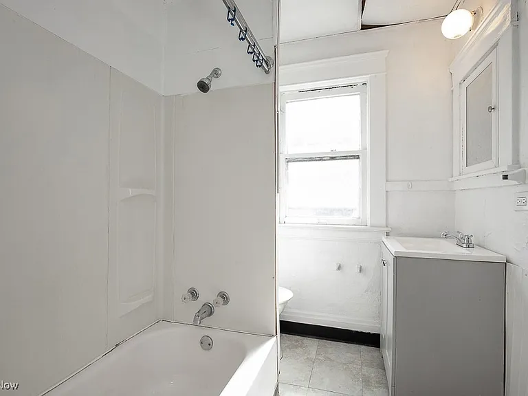 11515 Hopkins Ave #1 — Photo 6