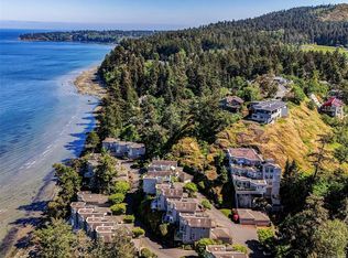 4771 Cordova Bay Rd #1, Saanich, BC V8Y2J7