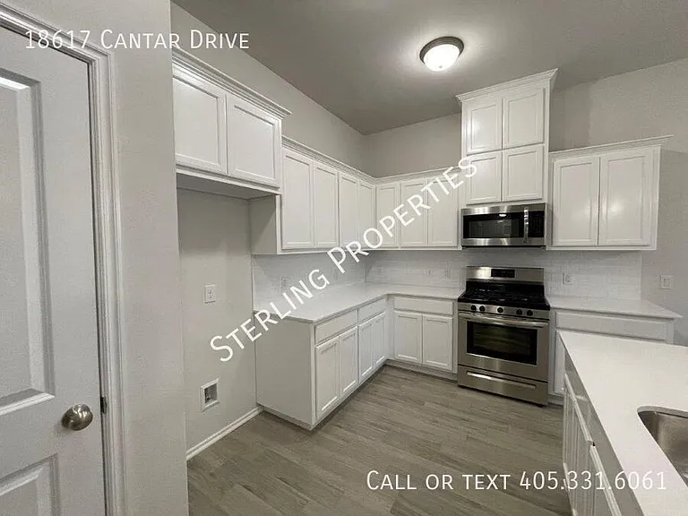 18617 Cantar Dr — Photo 12