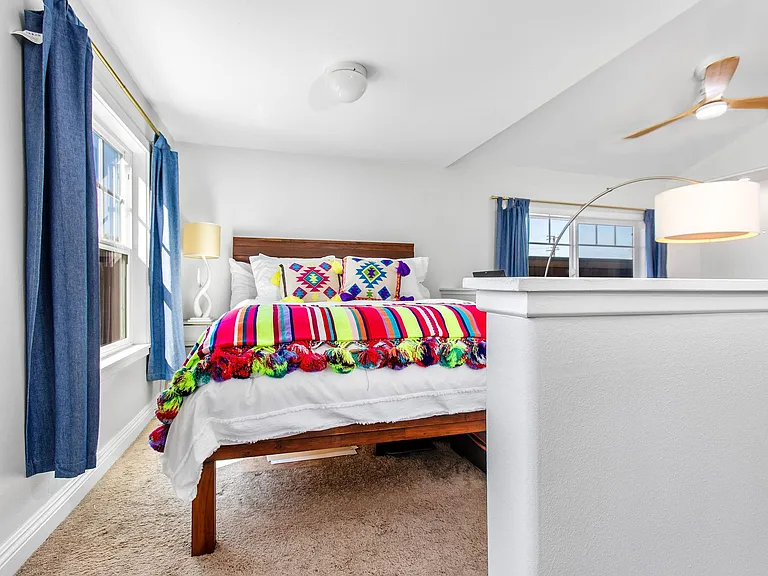 Guest Unit - Queen bed