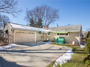 2696 W Asplin Dr, Rocky River, OH